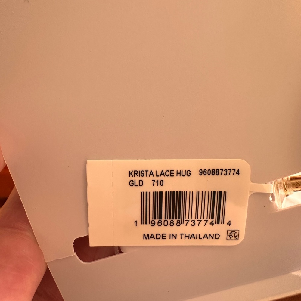 KENDRA SCOTT Krista‎ Lace Gold Huggie Earrings NWT - Picture 8 of 8